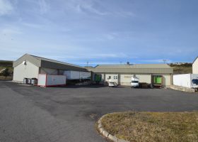 Atelier agro-alimentaire de 802 m² sur une parcelle de 2647 m² situé au cœur de la Margeride