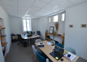 Ensemble indépendant de bureaux  de 105,2 m² situé au sein de la 