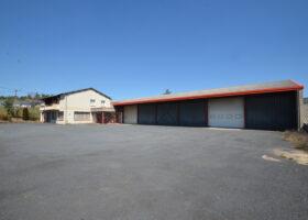 Ensemble immobilier de 964 m² sur 2314 m² de terrain proche A75